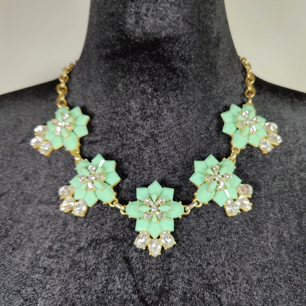 J Crew Mint Green‎ Crystal Floral Statement Necklace Gold Tone Chain